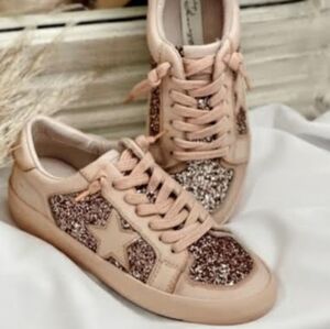 Vintage Havana Glittery Sneakers